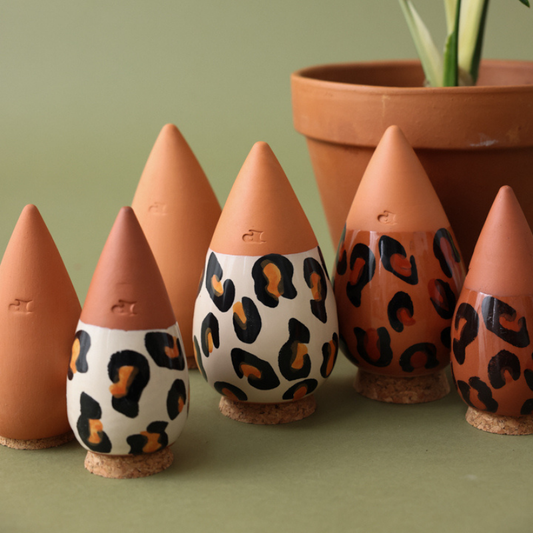 Trio mini Ollas “Die Leoparden” von Pepín – Pflanzgefäß zur natürlichen Bewässerung